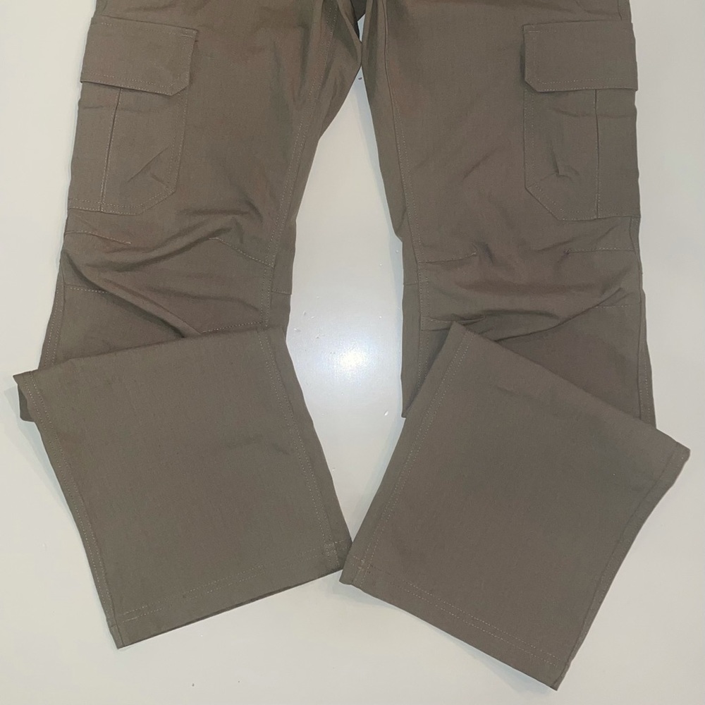 Under Armour Women's Cargo Pants - Khaki - Picture 11 of 14